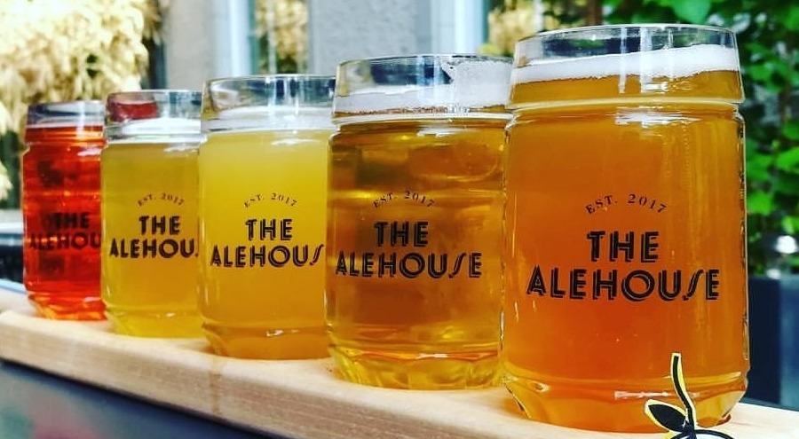 Craft Biere in hauseigenen Gläsern bei The Alehouse