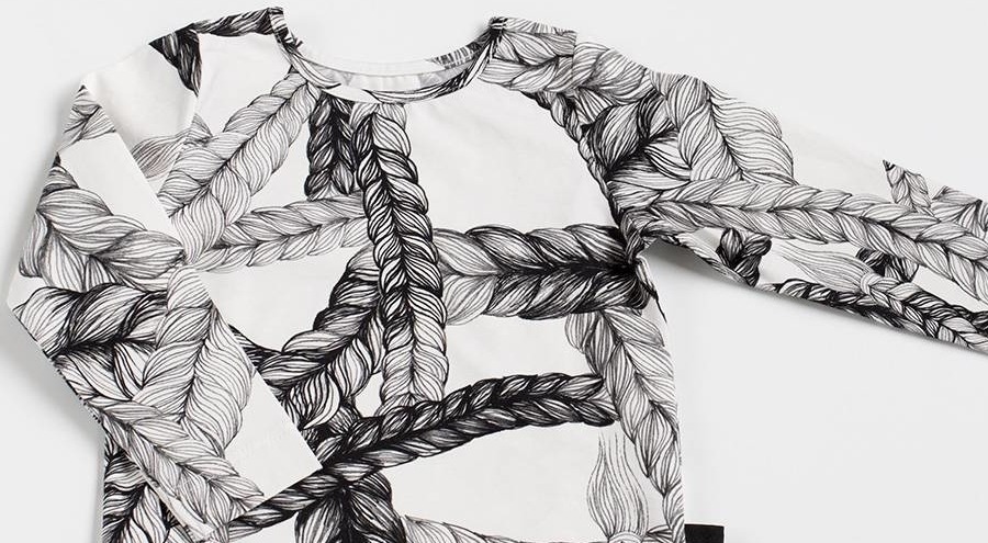 Pullover in schwarz und weiss von Mustikka